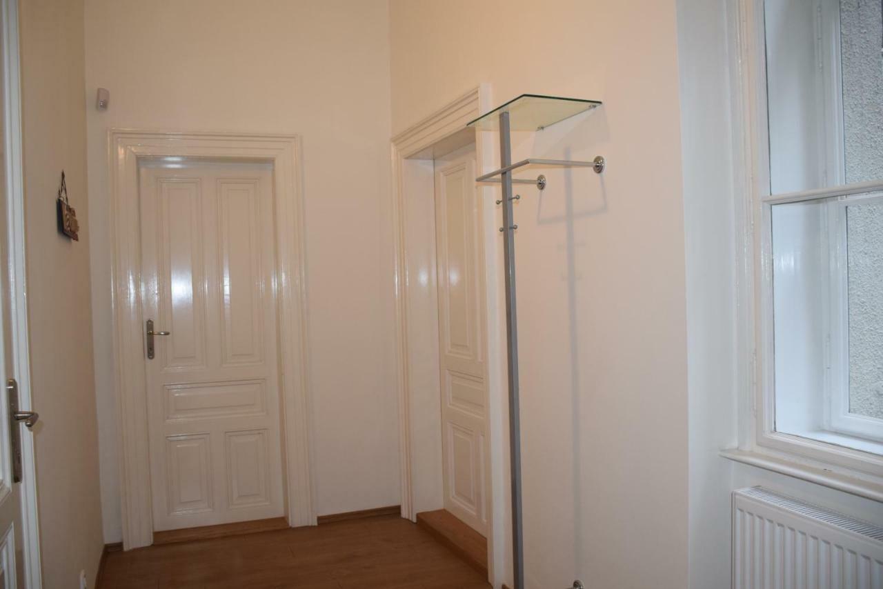 Tiva Downtown Apartments Praag Buitenkant foto