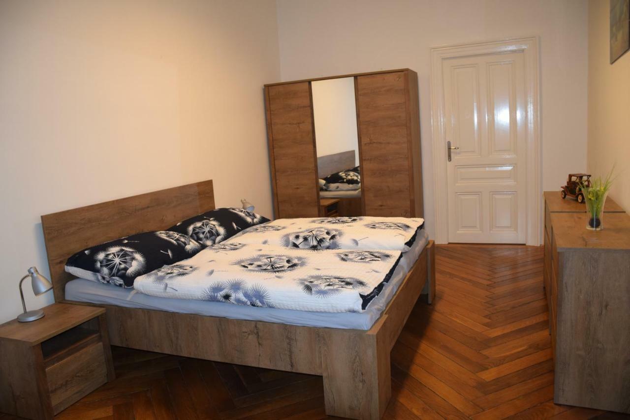 Tiva Downtown Apartments Praag Buitenkant foto