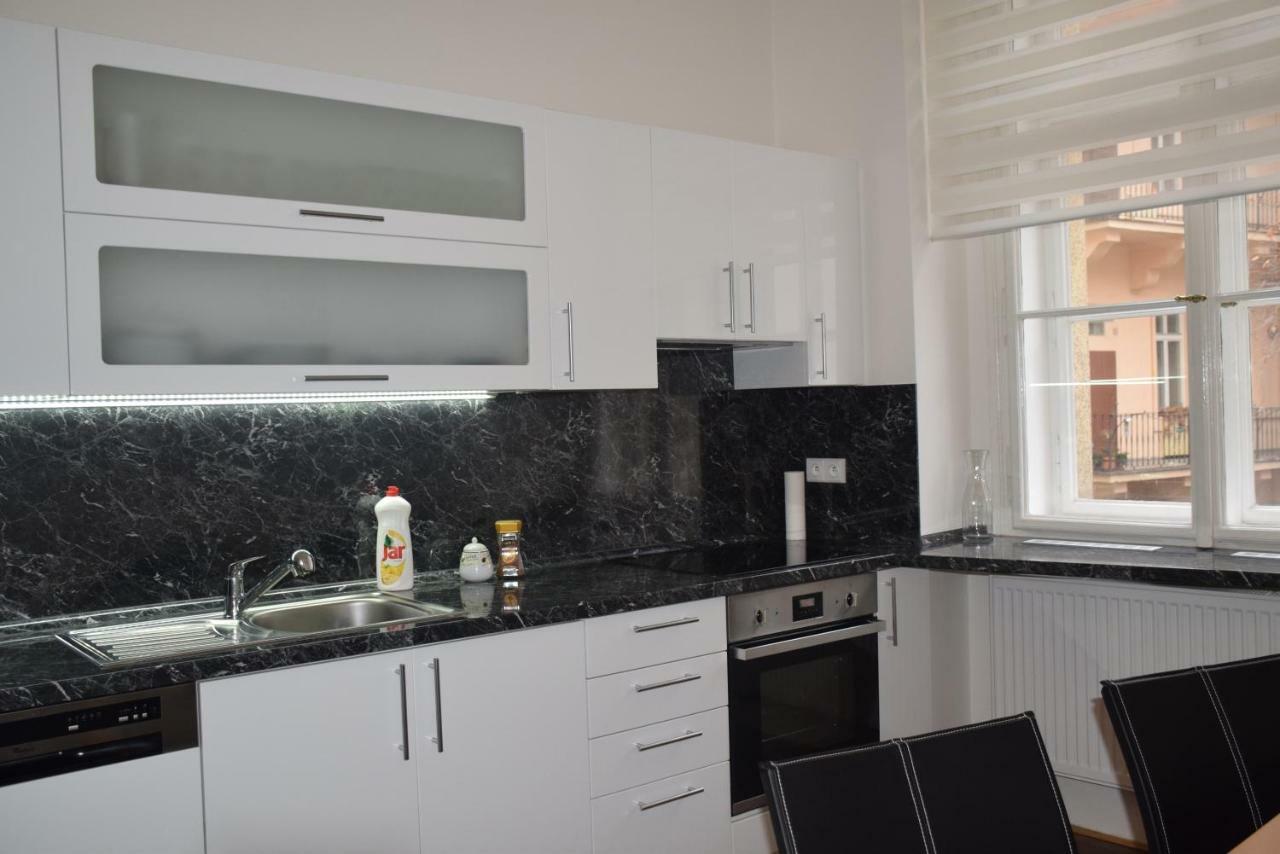Tiva Downtown Apartments Praag Buitenkant foto