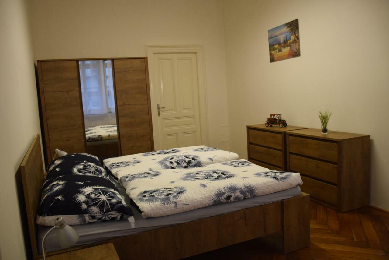 Tiva Downtown Apartments Praag Buitenkant foto